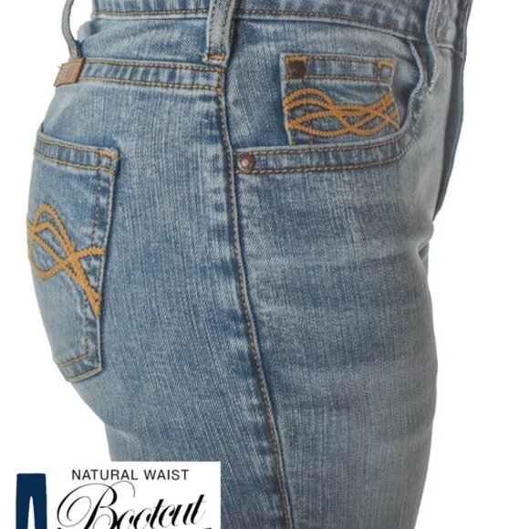 Cowgirl Tuff Light Blue Bootcut Jeans size 32 - Picture 3 of 9